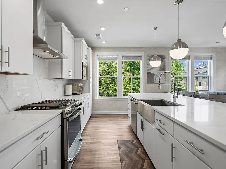 3925 Fair Ridge Dr #201 — Photo 8
