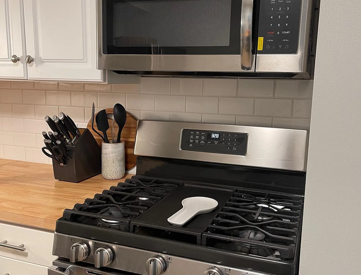 2 bed, 800 sqft, $2,500 — Photo 4