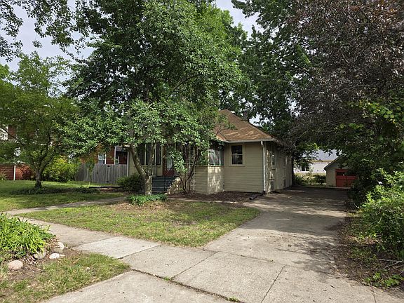 3rd image of 410 Griswold St