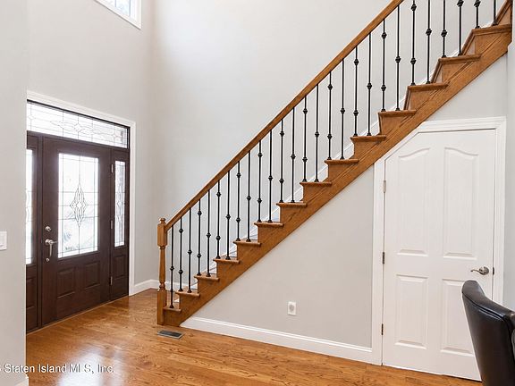3rd image of 43 Wilson St