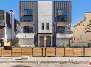 15328 Weddington St, Van Nuys, CA 91411