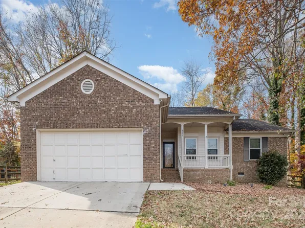 8537 Woodford Bridge Dr, Charlotte, NC 28216