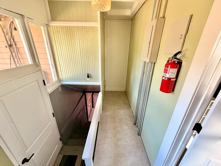 2419 W Regan Ave — Photo 33