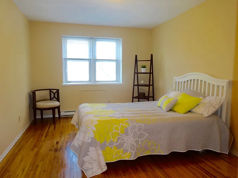 Windsor Oaks Apartments of New Haven, CT — Photo 14