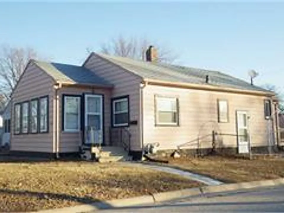 1241 S 27th St