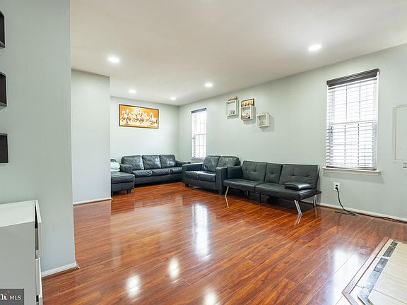 3rd image of 100 Hopkins Ct