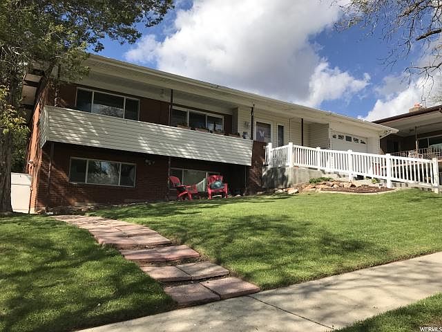 1st image of 2549 E Blaine Ave