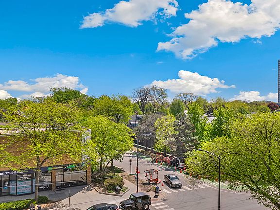 5th image of 5320 N Sheridan Rd APT 403