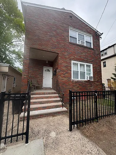 179 Ray St #2F Photo 1
