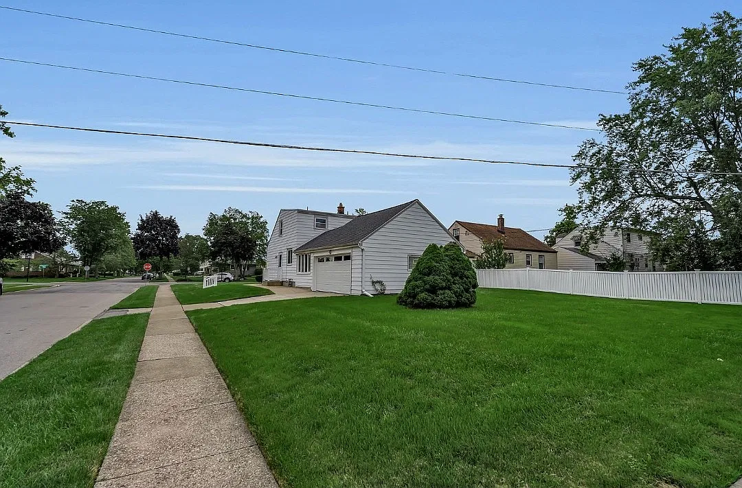 4 bed, 1735 sqft, $2,350 — Photo 2