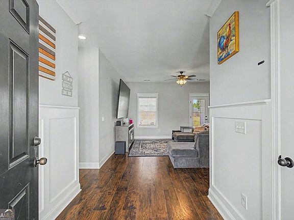 3rd image of 129 Timberland Dr NE