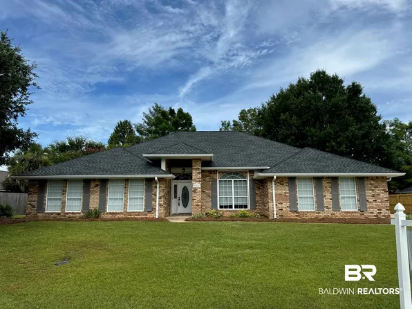 136 Destrehan Rd, Fairhope, AL 36532
