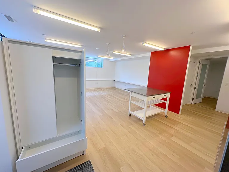 29 Warren St #1 — Photo 4