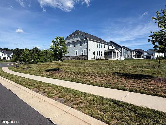 3rd image of 23766 Great Bend Ln