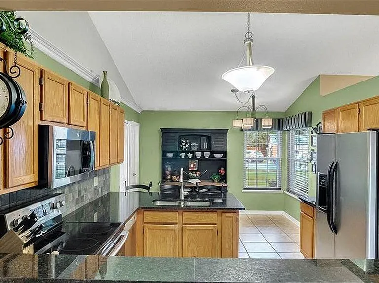 1017 Butler Creek Ct — Photo 12