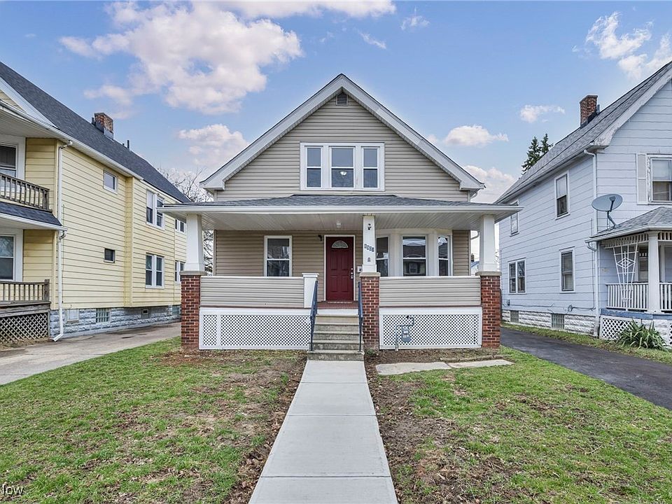 1st image of 8901 Rosewood Ave