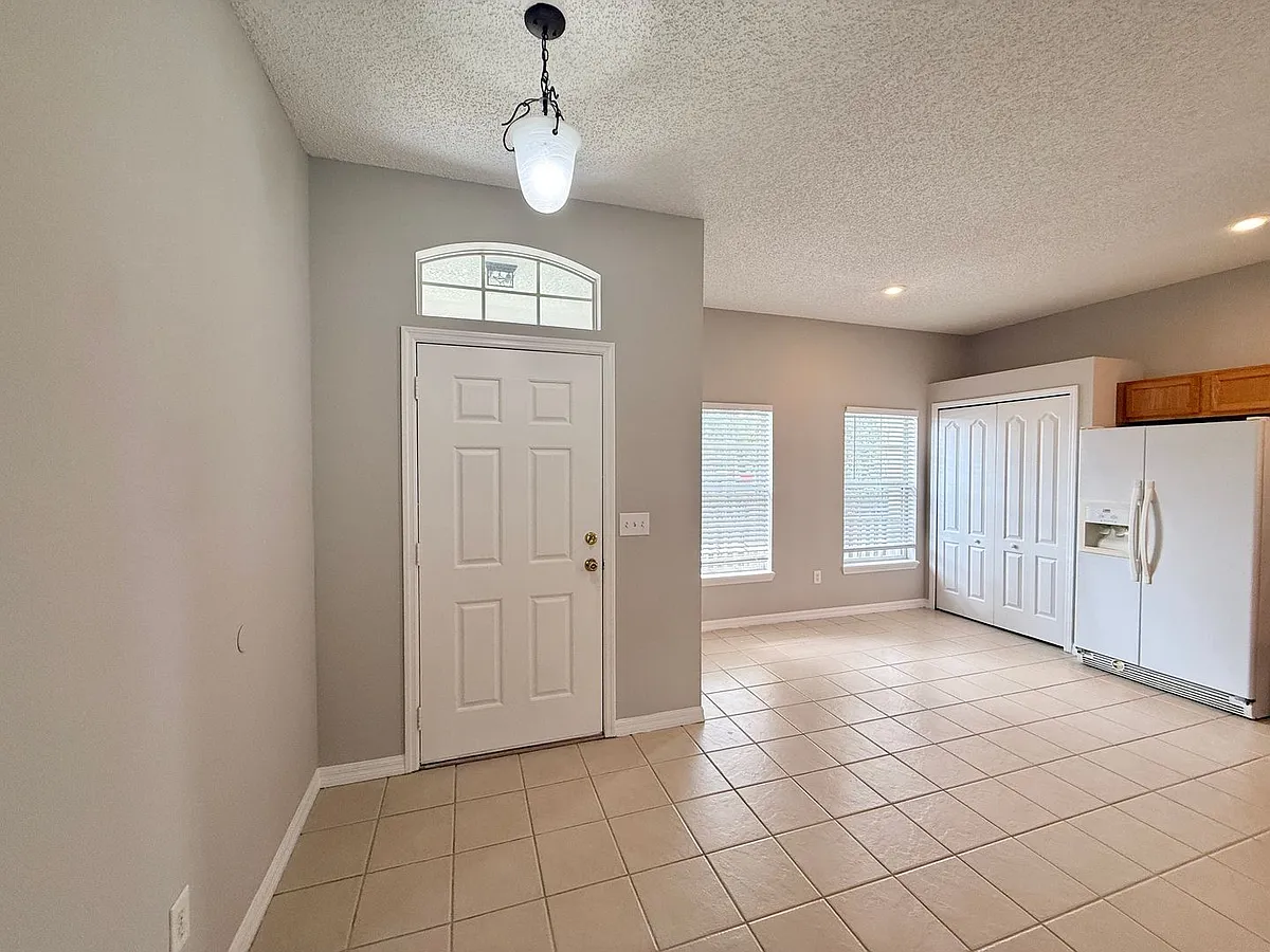 Building Photo - 4767 Waterside Pointe Cir