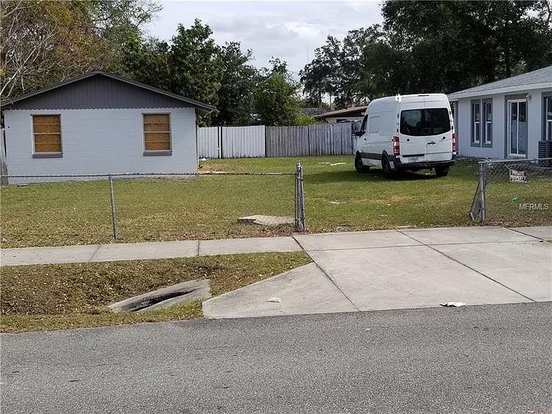 2nd image of 217 W Buchanon Ave