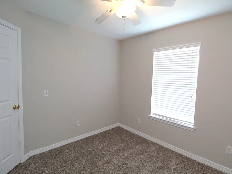 7680 Chablis Cir — Photo 13