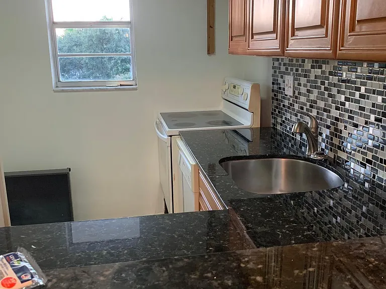 220 SW 9th Ave #420 — Photo 8
