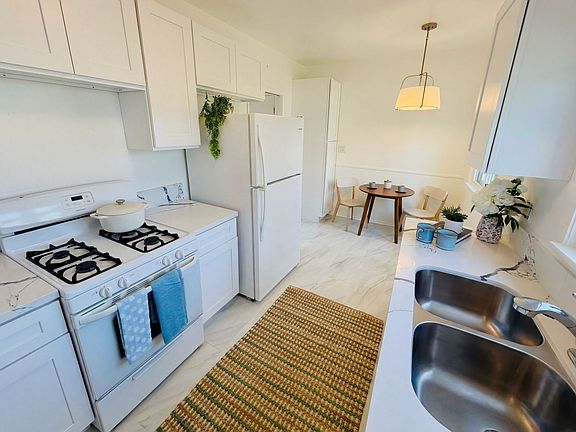 2nd image of 8567-8569 Rugby Dr #8569-01
