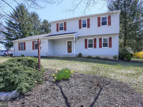 206 Cumberland Dr, Carlisle, PA 17013