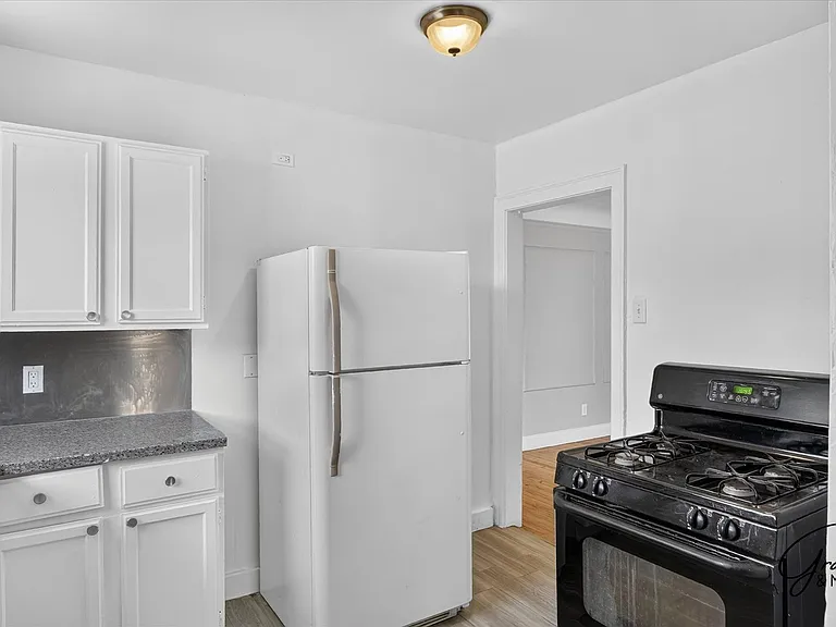 17127 Roselawn St — Photo 13