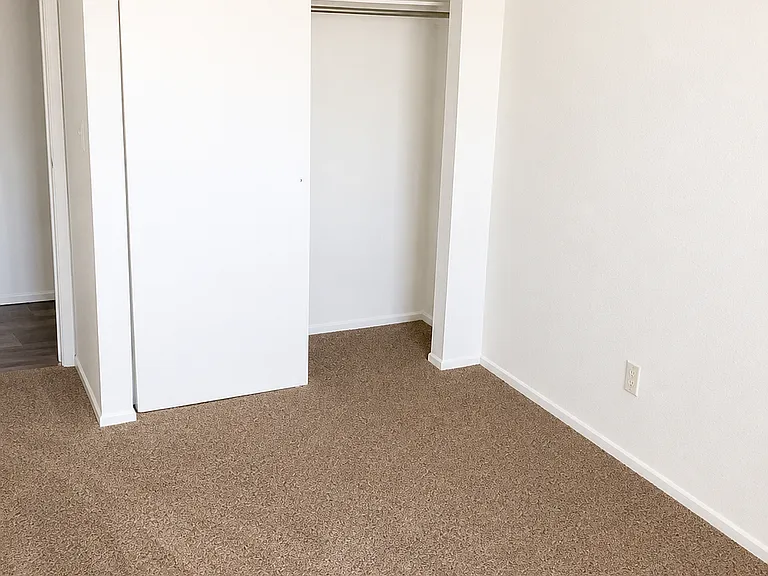 Cedar Cliff Apartments — Photo 11