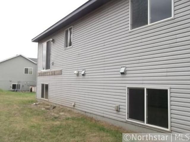 2nd image of 1110 Pond View Dr