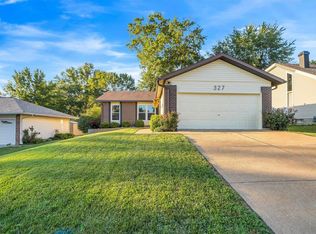 327 Bellezza Dr, Ballwin, MO 63021