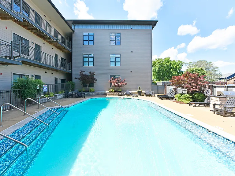 Ellis Germantown — Photo 14