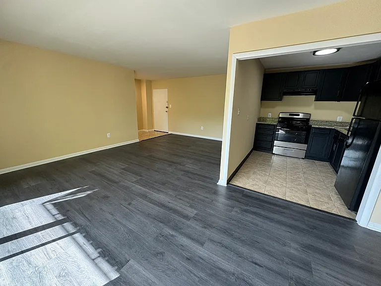 6137 Leesburg Pike #301 — Photo 6
