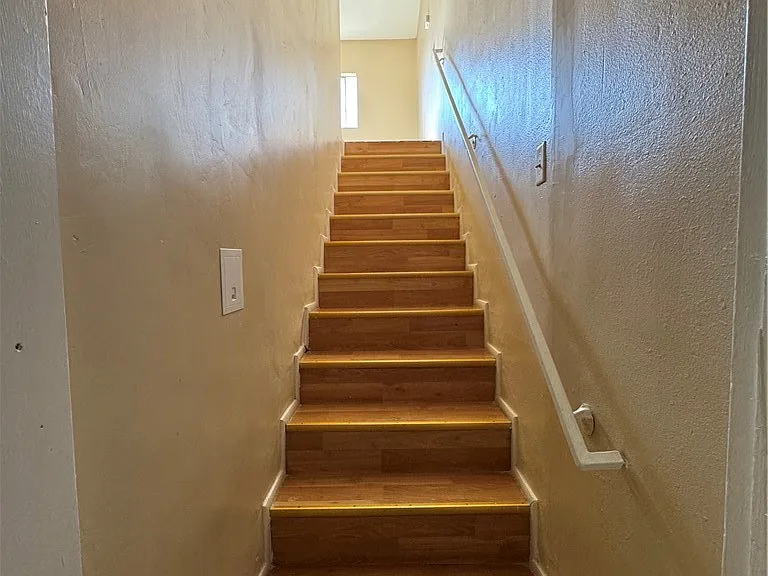 921 Carob Way — Photo 27