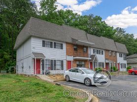 1821 Carson Rd