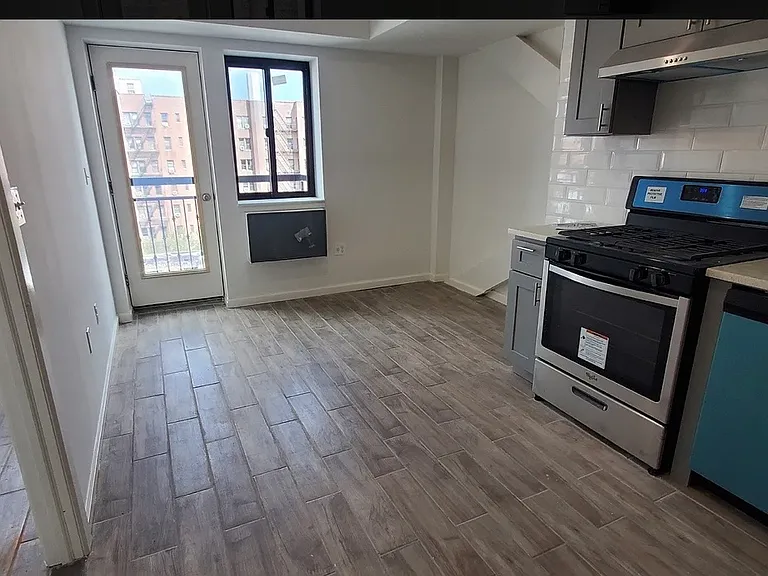 25-28 Broadway #6B — Photo 4