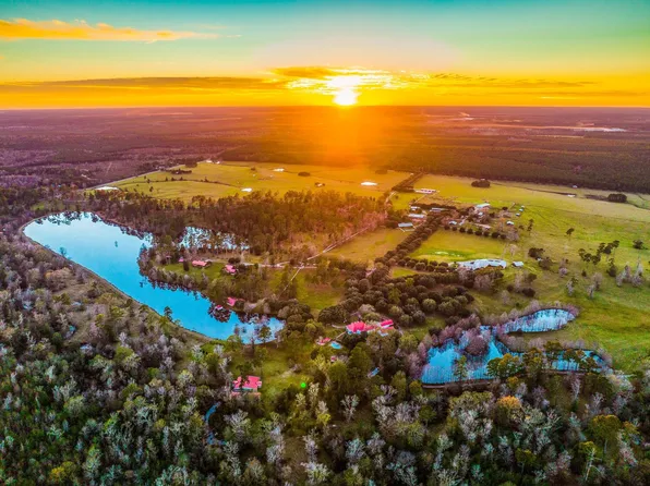 131 S Greewn Vally Trl, Hillister, TX 77624