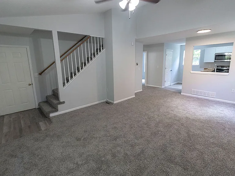 5318 Godas Cir — Photo 3