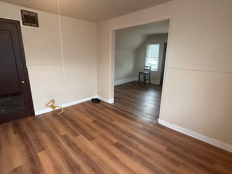 77 Hazelwood Ave #2 — Photo 2