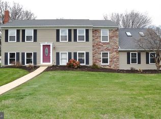201 Fausnacht Dr, Denver, PA 17517