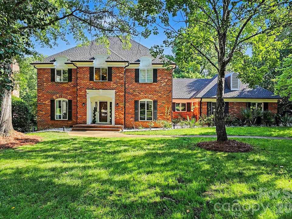 1st image of 2814 Winding Oak Dr