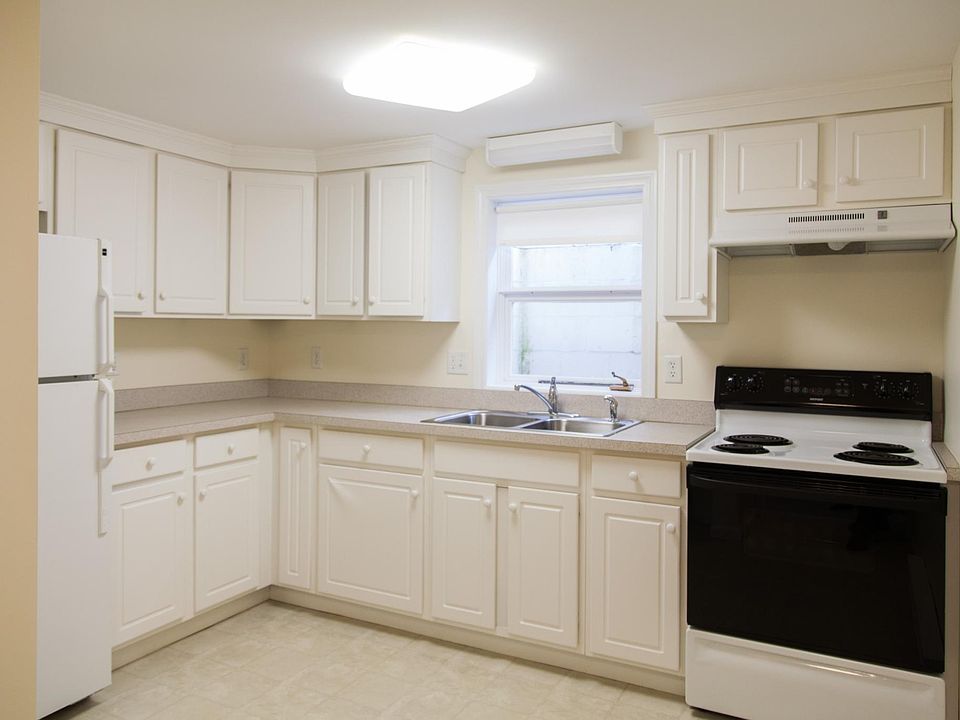 eat in galley kitchen