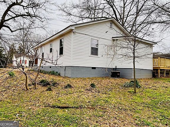 5th image of 481 Collins Rd