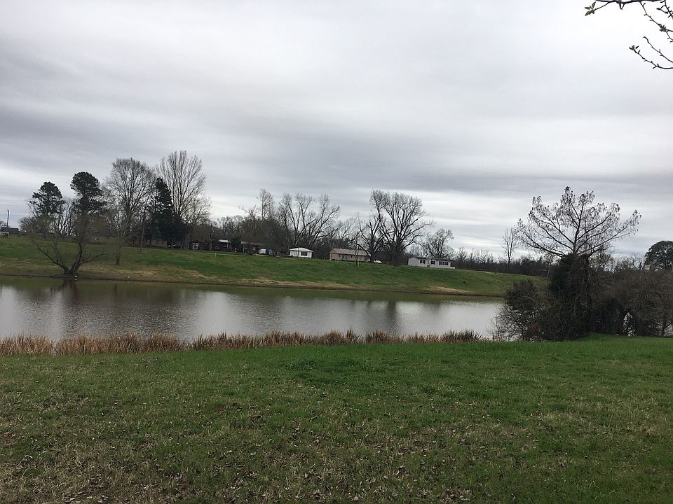 2nd image of 1 Miller Farm Rd