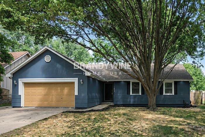 1st image of 1605 NE Westwind Dr
