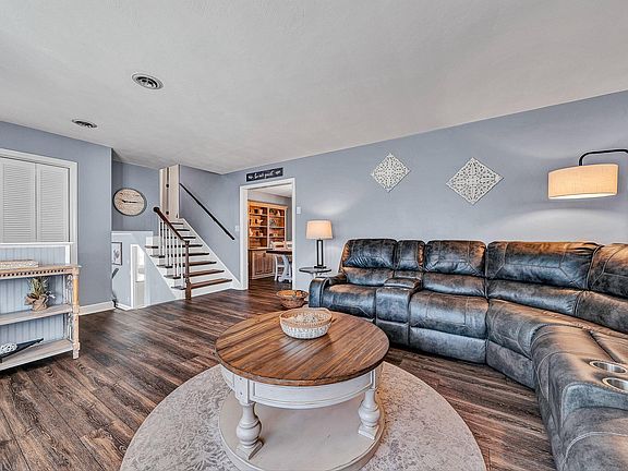 5th image of 2458 Bermuda Rd NW