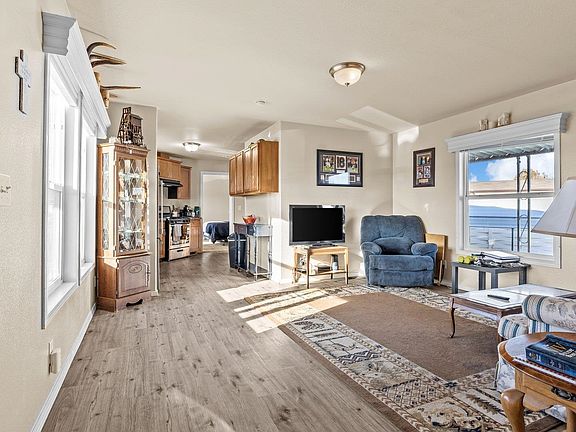 5th image of 502 Holly Park Dr