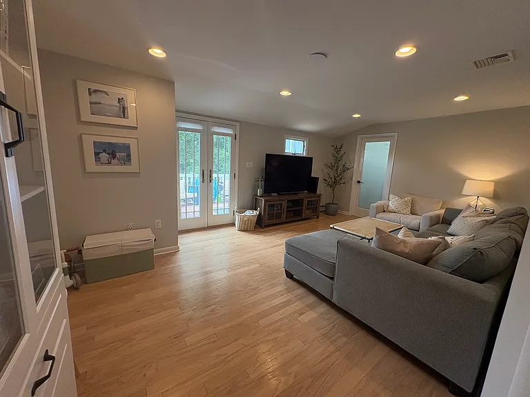 48 Cranford Ter — Photo 11