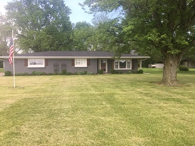 8600 S Us Highway 41 photo 1