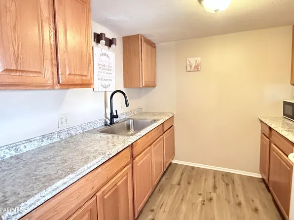 7775 W GLENN Drive, Glendale, AZ 85303