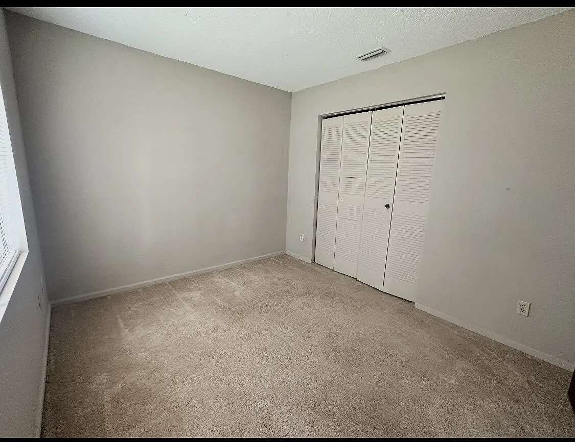 2 bed, 1.0 bath, 960 sqft, $1,200 — Photo 3
